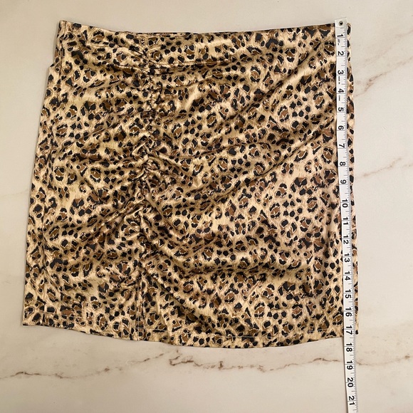 Free People Ava’s Animal Print Mini-Skirt : size 12 - Picture 7 of 10